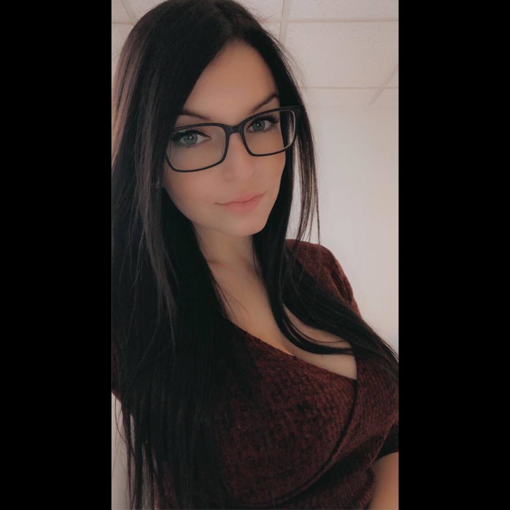 Meet your Posher, Noemie